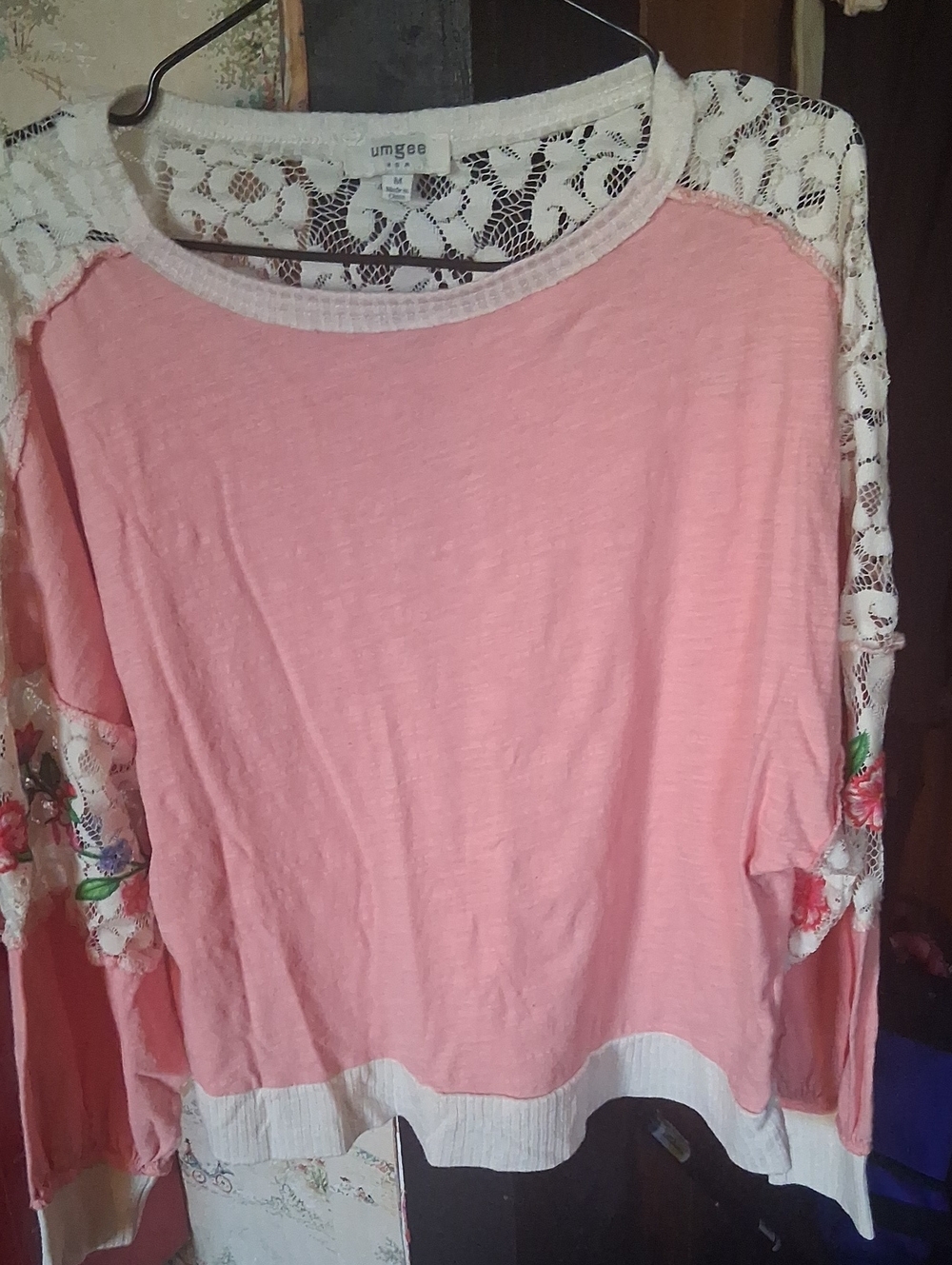 Umgee Pink Lace-Trim Floral-Sleeve Pullover